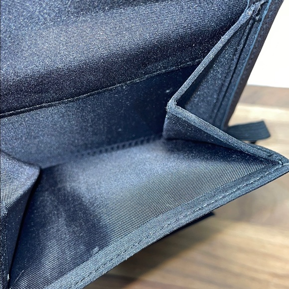 HOBO Black Leather Passport Multi Card Wallet Executive Elastic Close ID Pockets - Picture 9 of 15